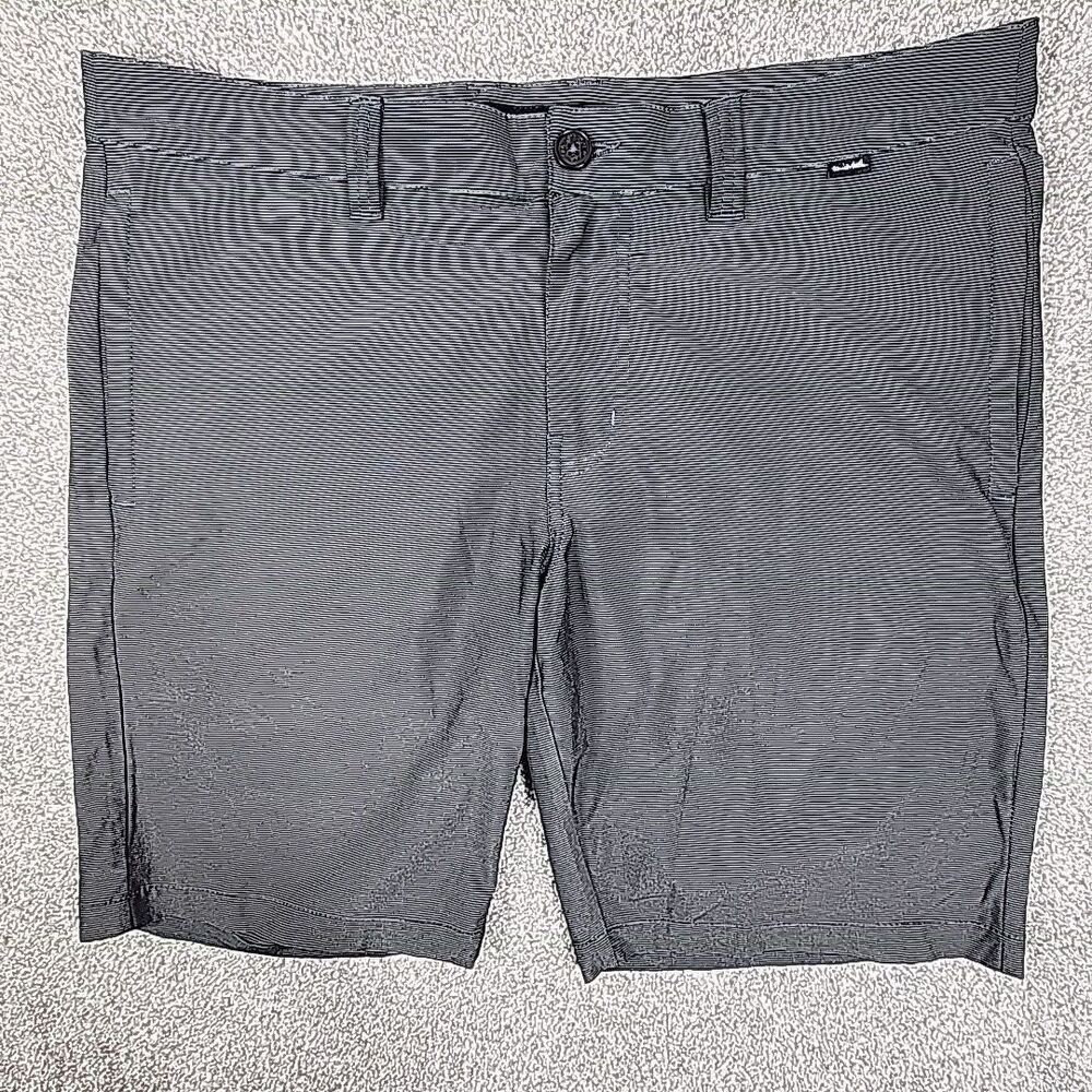 Travis Mathew Men's Golf Shorts 34 Black Grey Micro Stripe Stretch Chino